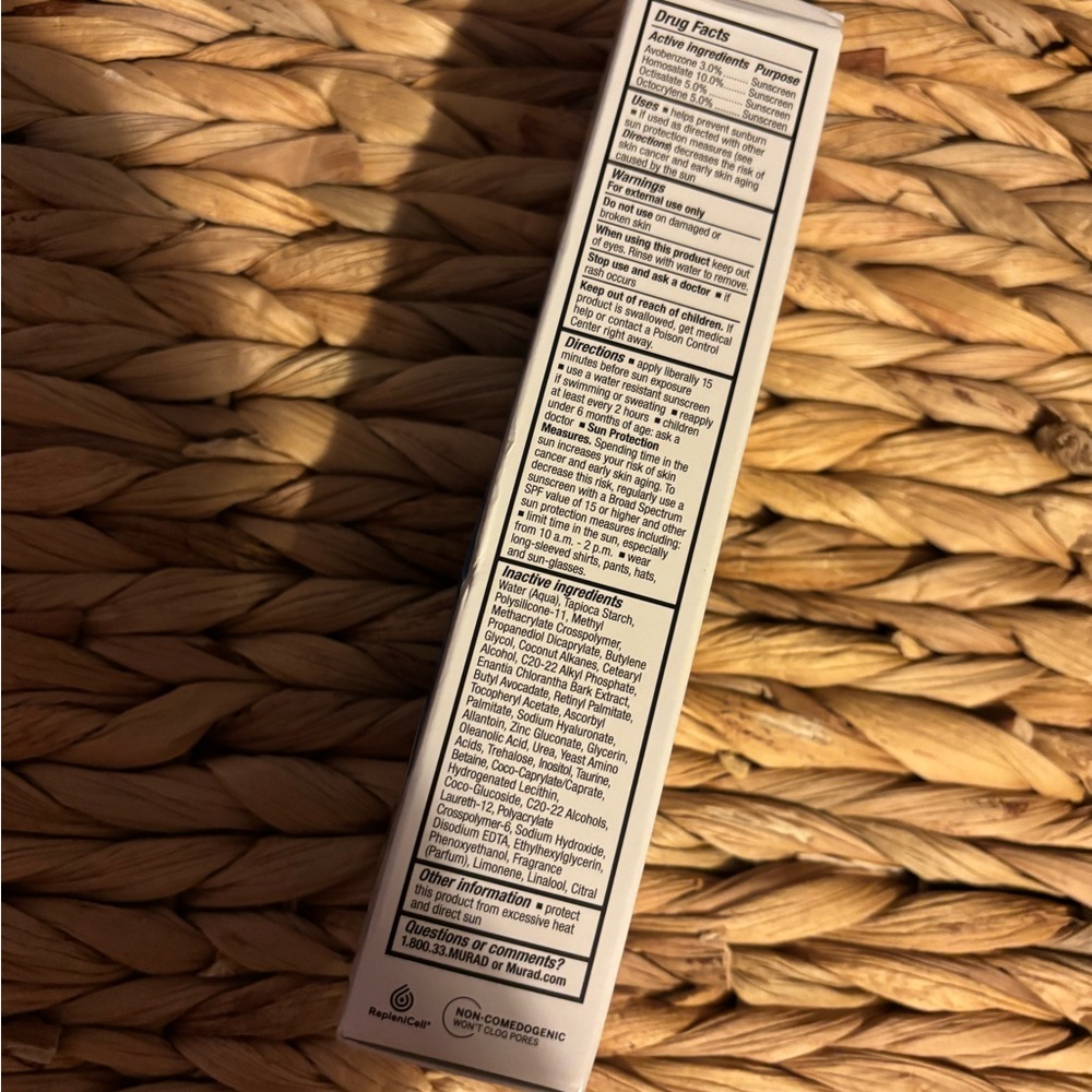 Murad Acne Control SPF 45 - White and Blue Packaging - Picture 5 of 5